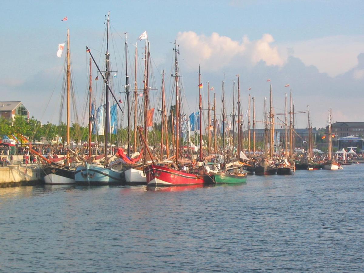 Hausboot Floating 44 In Laboe - Boot 1 - Nikse Vila Exterior foto